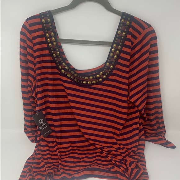 Embellished Striped Scoop Neck Top - Picture 2 of 8